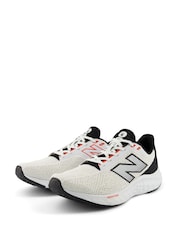 New Balance White Mens Fresh Foam Arishi v4 Trainers - Image 8 of 13