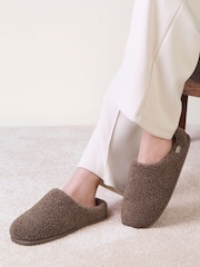 Brown - Totes Borg Swept Back Mule Slippers - Larawan 1 ng 5