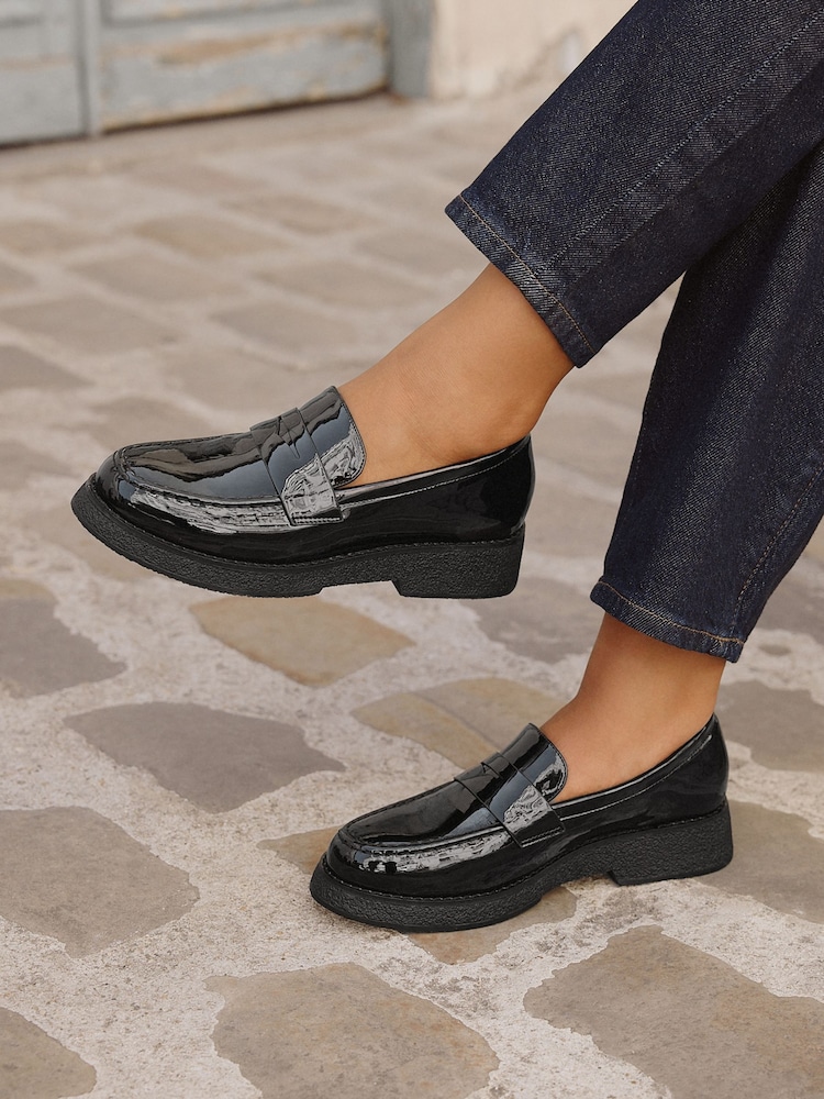 Itim - Linzi Hilton Classic Loafer With Front Tab - Larawan 1 ng 6 Itim - Linzi Hilton Classic Loafer With Front Tab - Larawan 1 ng 6