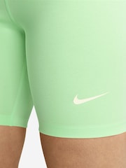 Grün - Nike Classic Radlerhose mit hohem Bund, 8 Zoll - Bild 2 von 4