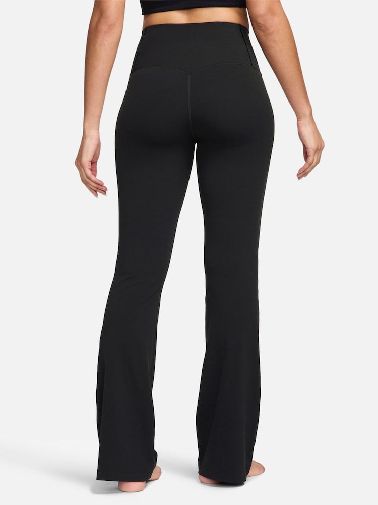 Czarny - Legginsy z rozszerzanymi nogawkami o wysokim stanie zapewniające delikatne wsparcie Nike Zenvy - Image 4 of 7