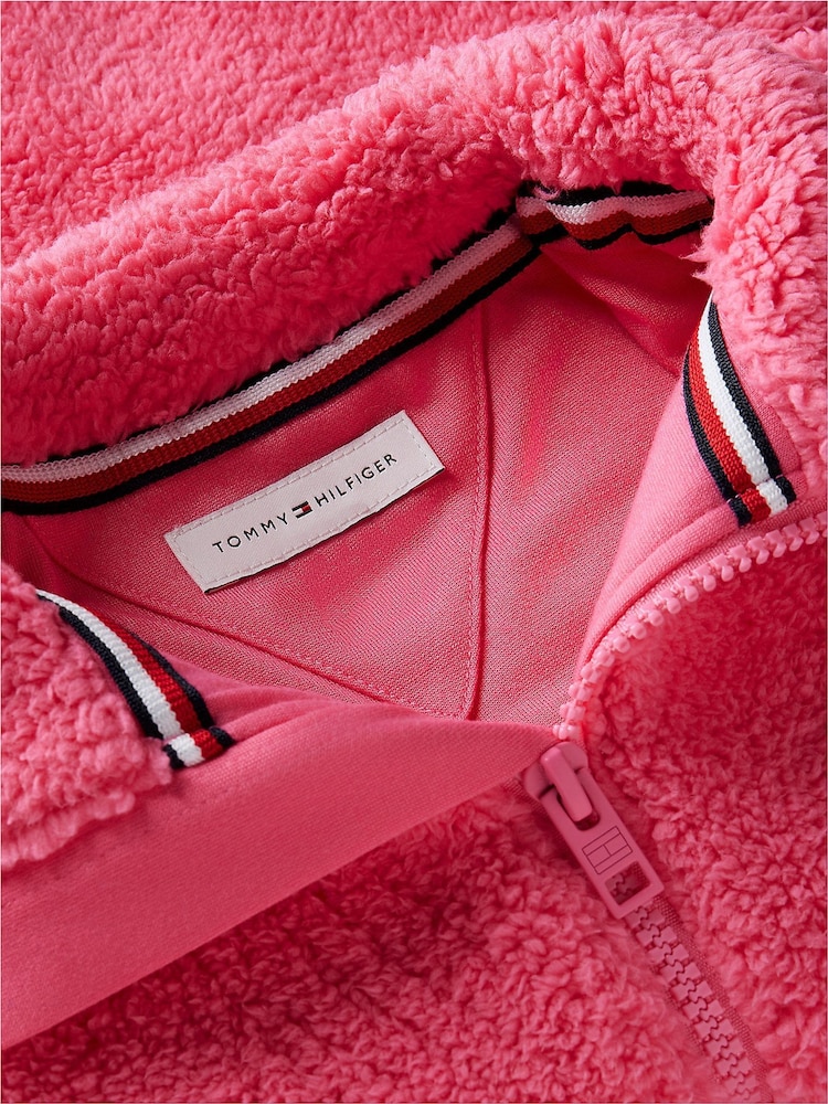 وردي - سويت شيرت من الفليس القطبي بسحاب كامل وعلم على الظهر من Tommy Hilfiger - صورة 6 من 6
