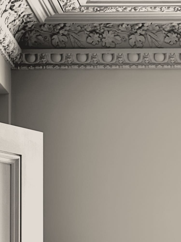 Laura Ashley Natural Eggshell 750ml Paint - Image 2 of 4