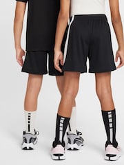 שחור - מכנסיים קצרים מבד מנדף זיעה של Nike דגם Swoosh Multi+ - Image 5 of 9