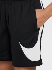 שחור - מכנסיים קצרים מבד מנדף זיעה של Nike דגם Swoosh Multi+ - Image 9 of 9