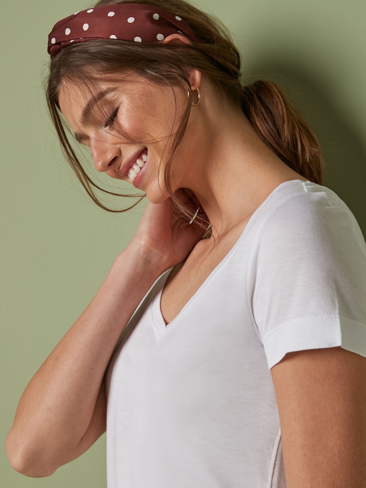 White Slouch V-Neck T-Shirt - Image 2 of 4 White Slouch V-Neck T-Shirt - Image 2 of 4