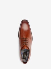 Marron fauve - Chaussures derby emblématiques en cuir italien à bout carré - Image 9 of 10