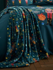 Catherine Lansfield Green Teddy Christmas Nutcracker Cosy and Warm Fleece Throw - Image 2 of 4