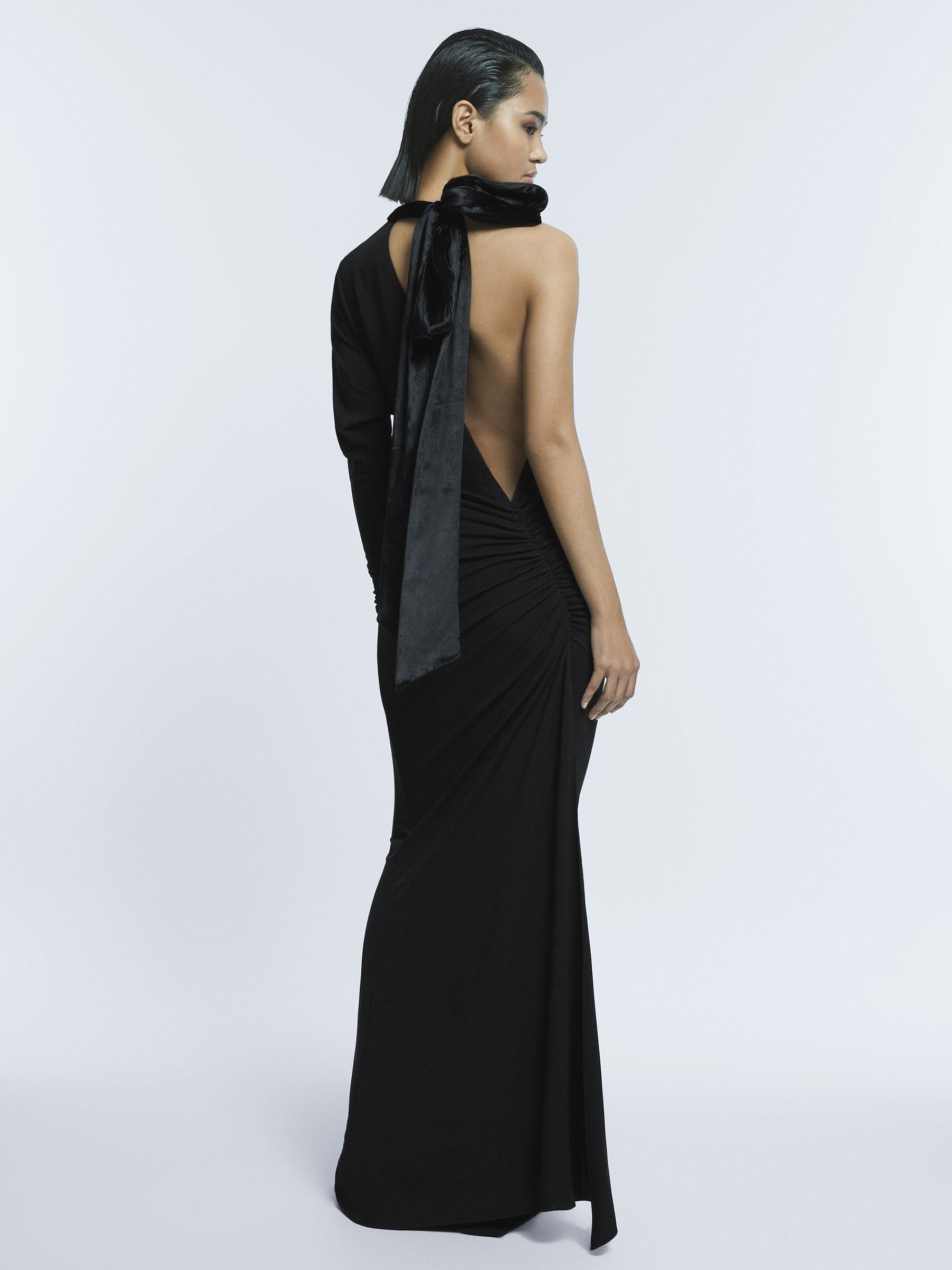 Buy Reiss Black Helena Fitted One Shoulder Velvet Bow Maxi Dress from Next Luxembourg