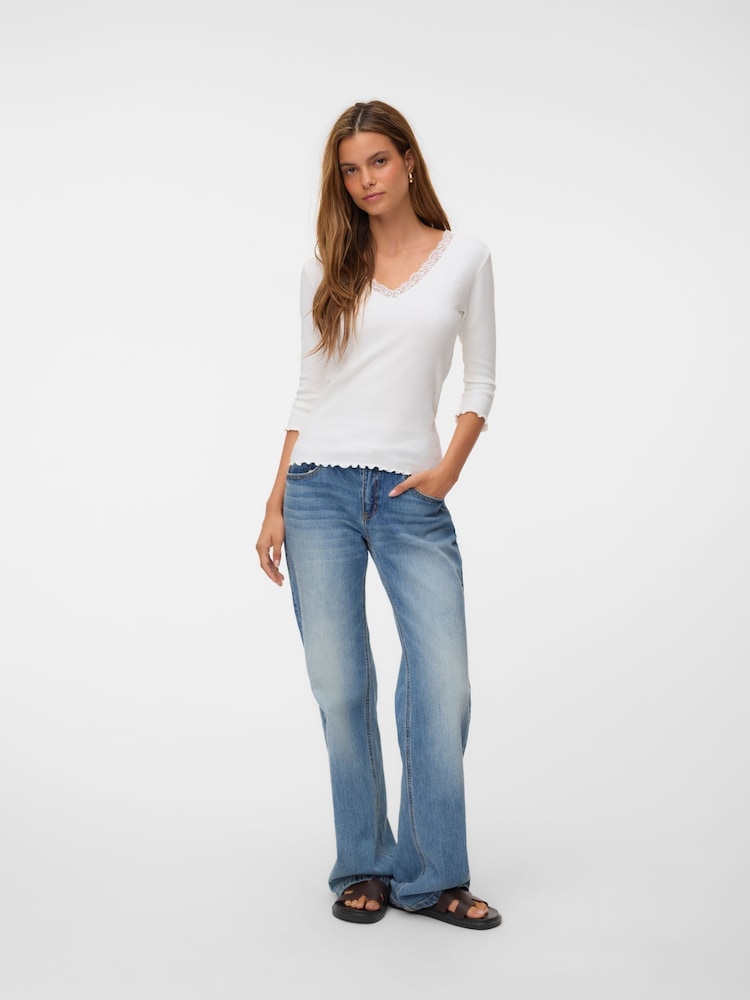 VERO MODA White Lace Trim V-Neck Top - Image 2 of 6 VERO MODA White Lace Trim V-Neck Top - Image 2 of 6
