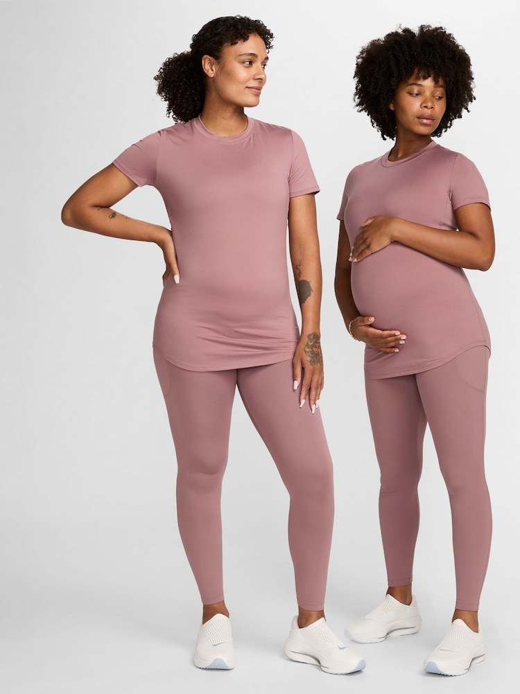 Braun - Nike Umstandsmode One Kurzärmeliges Top - Bild 1 von 9