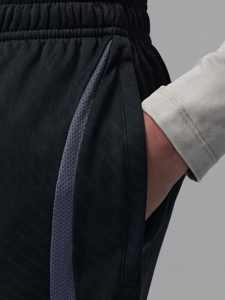 Nike Black PSG Strike 2023/24 Strike Football Shorts - Image 6 of 8
