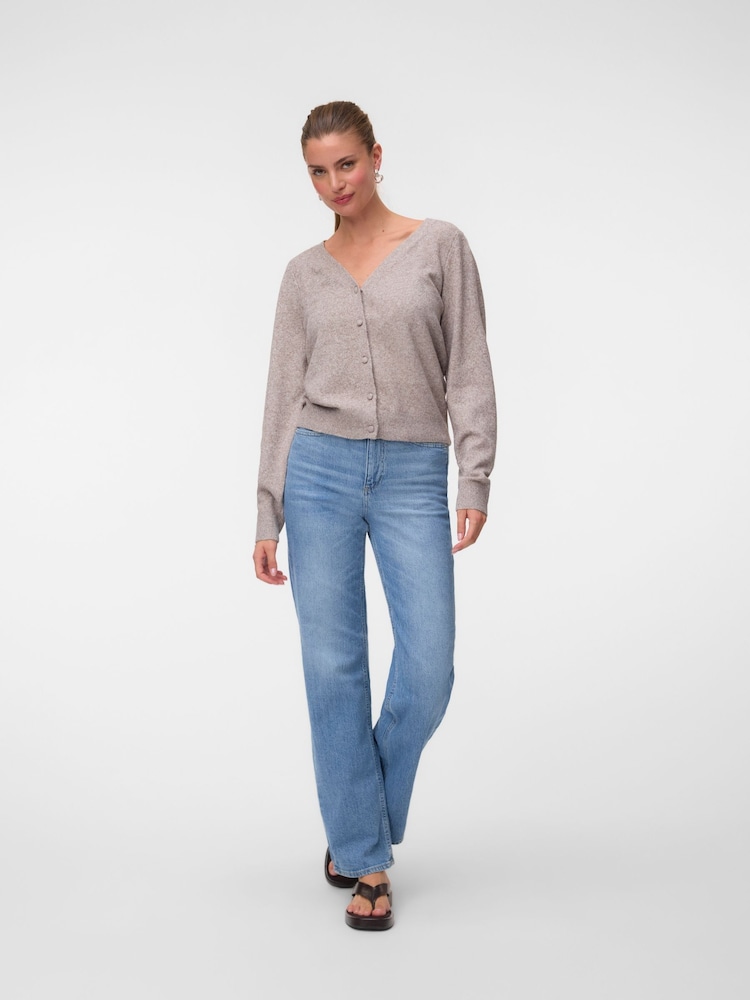 VERO MODA Cream Short Sleeve V-Neck Cardigan - Image 2 of 5 VERO MODA Cream Short Sleeve V-Neck Cardigan - Image 2 of 5