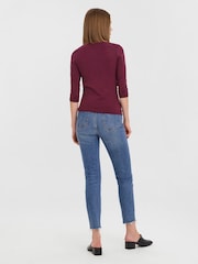 أحمر - تيشِرت بأكمام 4/3 طول مع فتحة رقبة عريضة من VERO MODA - صورة 2 من 4