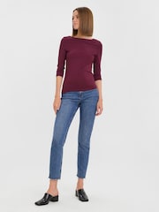 أحمر - تيشِرت بأكمام 4/3 طول مع فتحة رقبة عريضة من VERO MODA - صورة 3 من 4