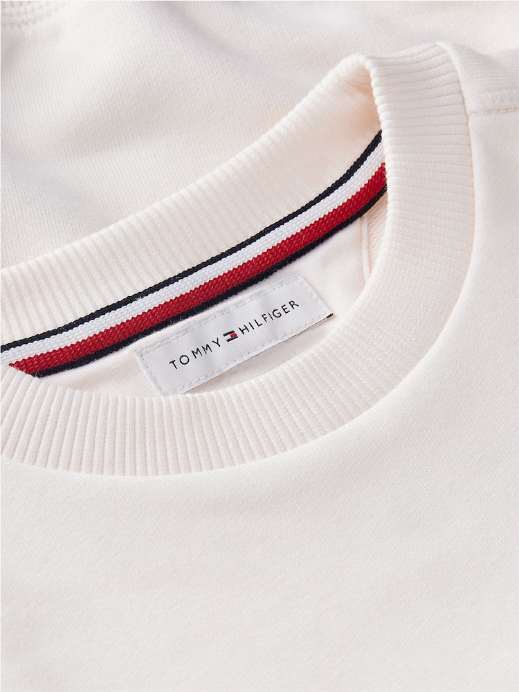 לבן - Tommy Hilfiger סווטשירט בגזרה נינוחה מבד פרנץ' טרי עם לוגו - תמונה 6 מתוך 6