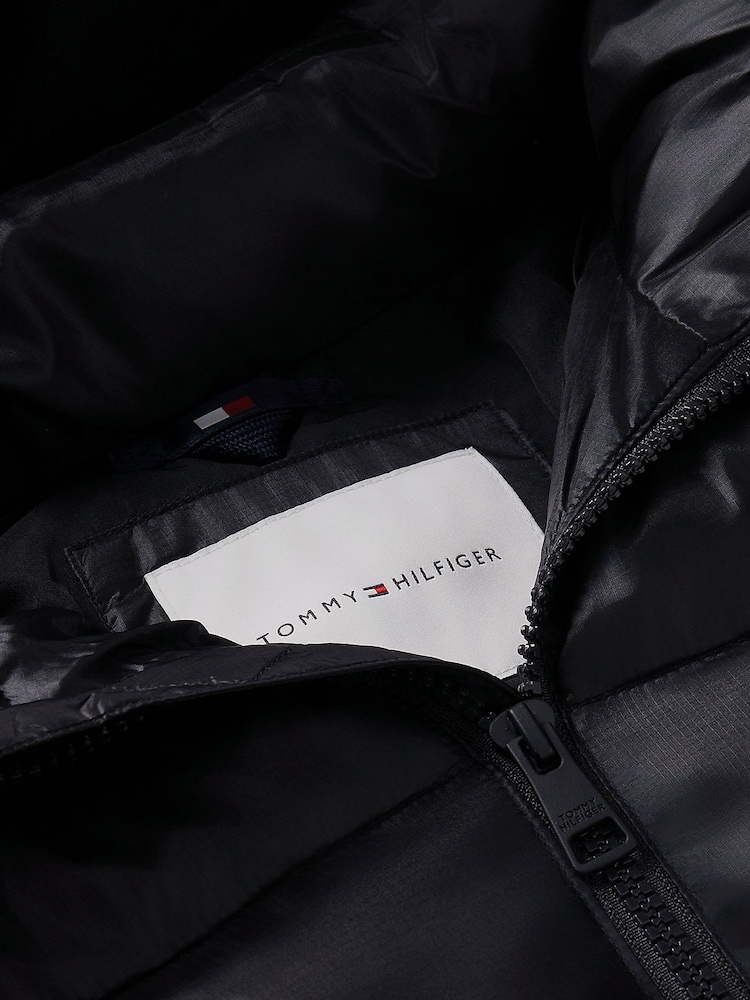 Tommy Hilfiger Black Heritage Shiny Relaxed Hooded Puffer Jacket - Image 6 of 6