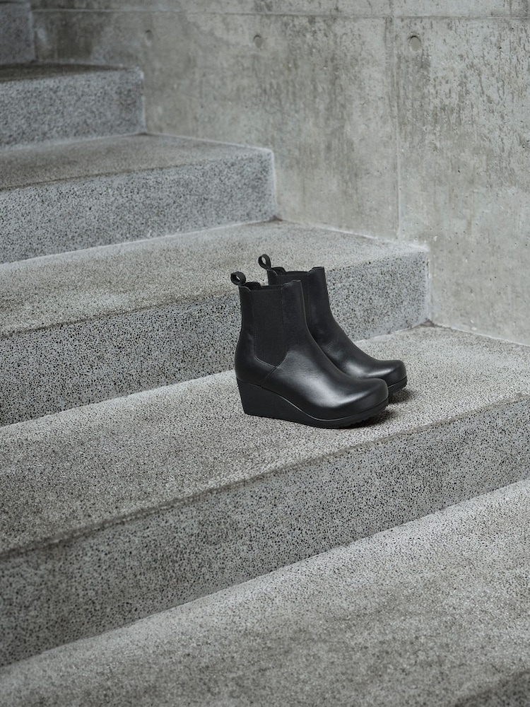 Birkenstock Black Ebba Slip On Leather Boots - Image 2 of 7