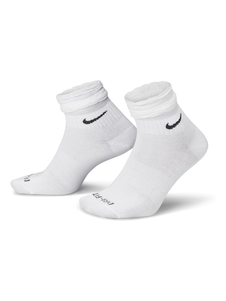 Nike Everyday Ruffle Knöchelsocken - Bild 1 von 4 Nike Everyday Ruffle Knöchelsocken - Bild 1 von 4