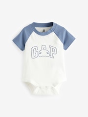 Blau - Gap Brannan Bear Baby-Body aus Bio-Baumwolle mit Grafik und Logo (Neugeborene bis 24 Monate) - Bild 1 von 1