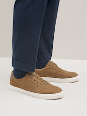 Hellbraun - Niedrige Turnschuhe zum Schnüren - Bild 1 von 6