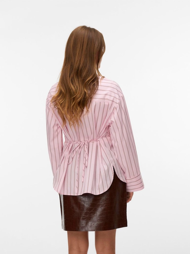 Vero Moda חולצת פסים עם חגורה ועם שרוול ארוך - תמונה 4 מתוך 4 Vero Moda חולצת פסים עם חגורה ועם שרוול ארוך - תמונה 4 מתוך 4