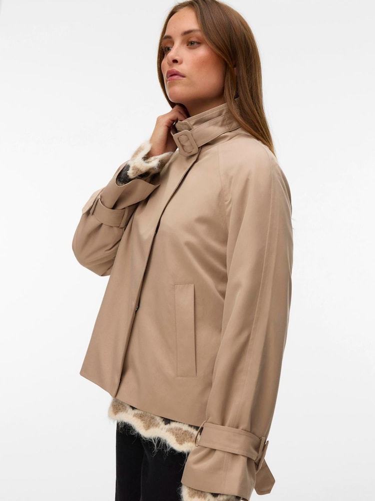 VERO MODA Short Funnel Neck Trenchcoat - Bild 2 von 4 VERO MODA Short Funnel Neck Trenchcoat - Bild 2 von 4