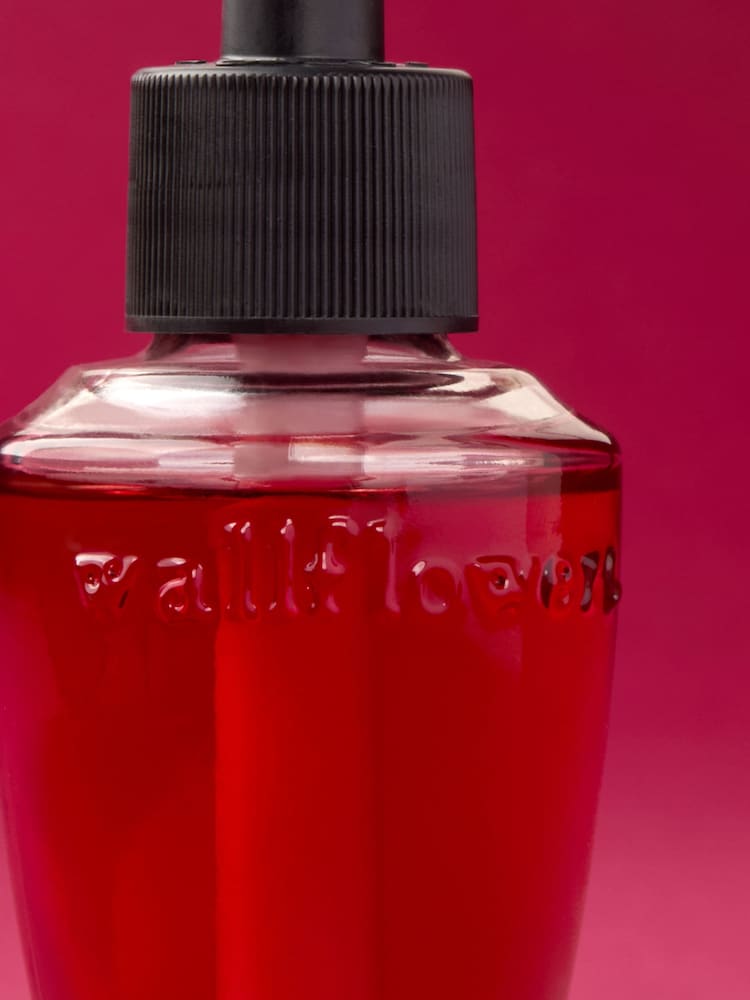 Bath & Body Works Winter Candy Apple Wallflowers Fragrance Refill 24ml - Image 2 of 3