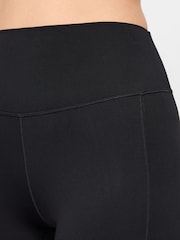 Nike One Leak Protection Period Hoch taillierte 8 Radlerhose - Bild 6 von 11
