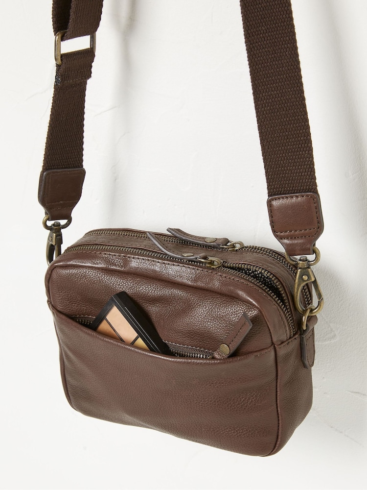 FatFace The Oslo Brown Camera Bag - Image 2 of 2 FatFace The Oslo Brown Camera Bag - Image 2 of 2