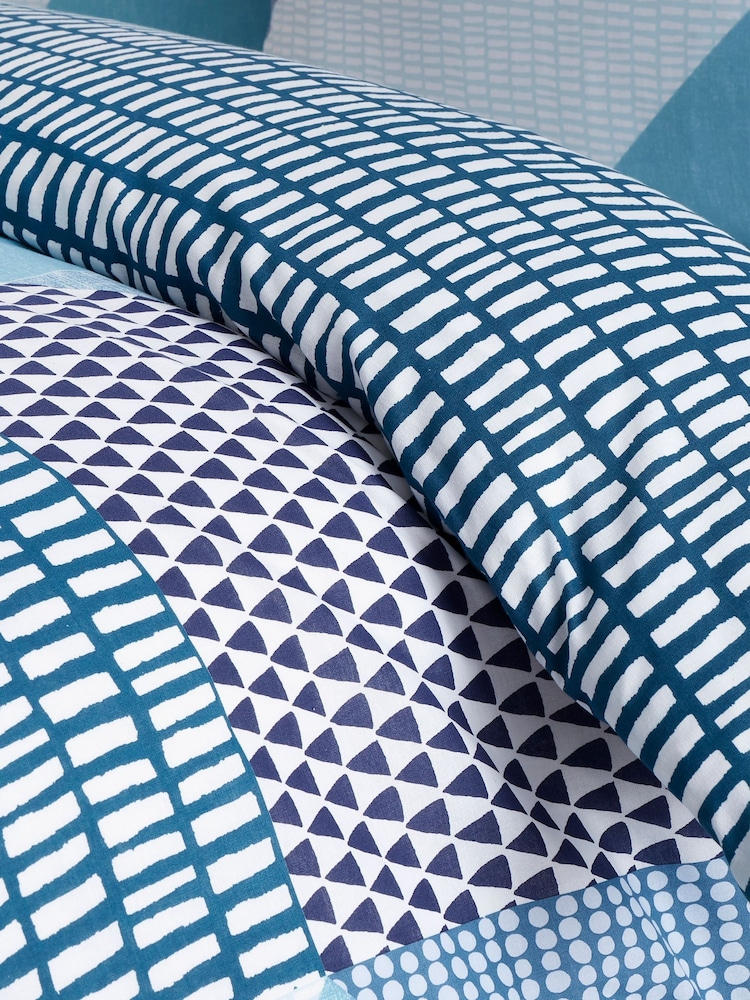 Catherine Lansfield Teal Blue Larsson Geo Duvet Cover and Pillowcase Set - Image 4 of 4