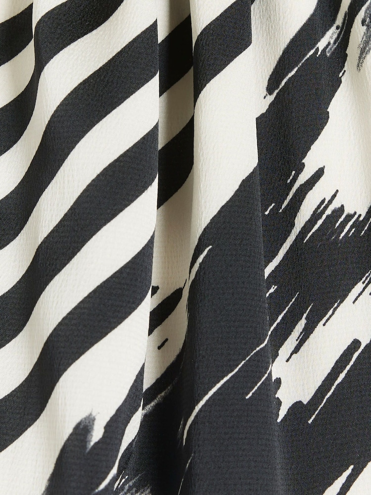 River Island Black Striped Halter Neck Jumpsuit - Image 4 of 4