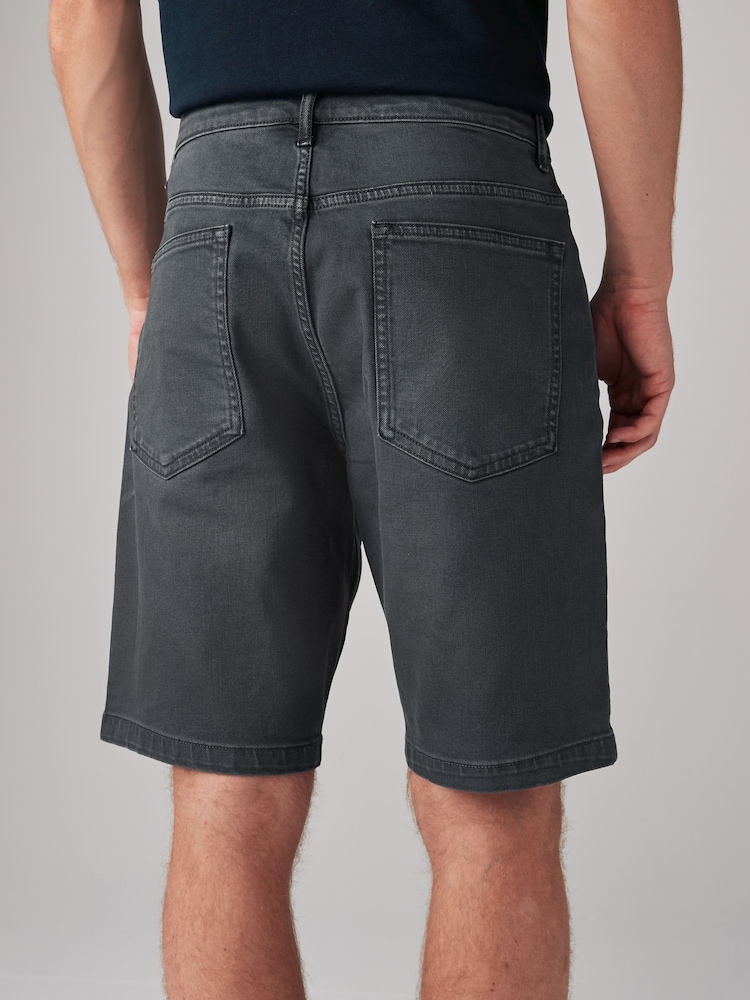 Rauchgrau - Stückgefärbte Denim-Shorts - Bild 2 von 9