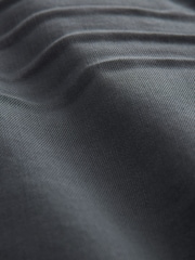 Rauchgrau - Stückgefärbte Denim-Shorts - Bild 9 von 9