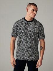 Schwarz/Weiß - T-Shirt mit Geomuster - Bild 4 von 7