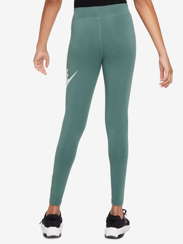 Зеленый - Леггинсы с классической талией и логотипом Nike Essentials - Image 2 of 3