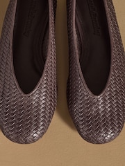 Braun - Russell & Bromley Porton gewebte Ballerinas - Bild 7 von 7
