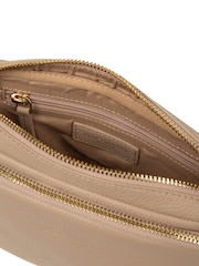 Natural - Bolso bandolera de piel 'Remi' de Pure Luxuries London - Imagen 5 de 6