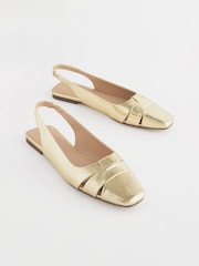 zlata (barva); zlato - Čevlji z oglatim sprednjim delom in paščkom čez peto Forever Comfort® - Slika 2 iz 6