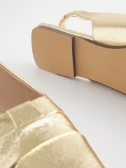 zlata (barva); zlato - Čevlji z oglatim sprednjim delom in paščkom čez peto Forever Comfort® - Slika 5 iz 6