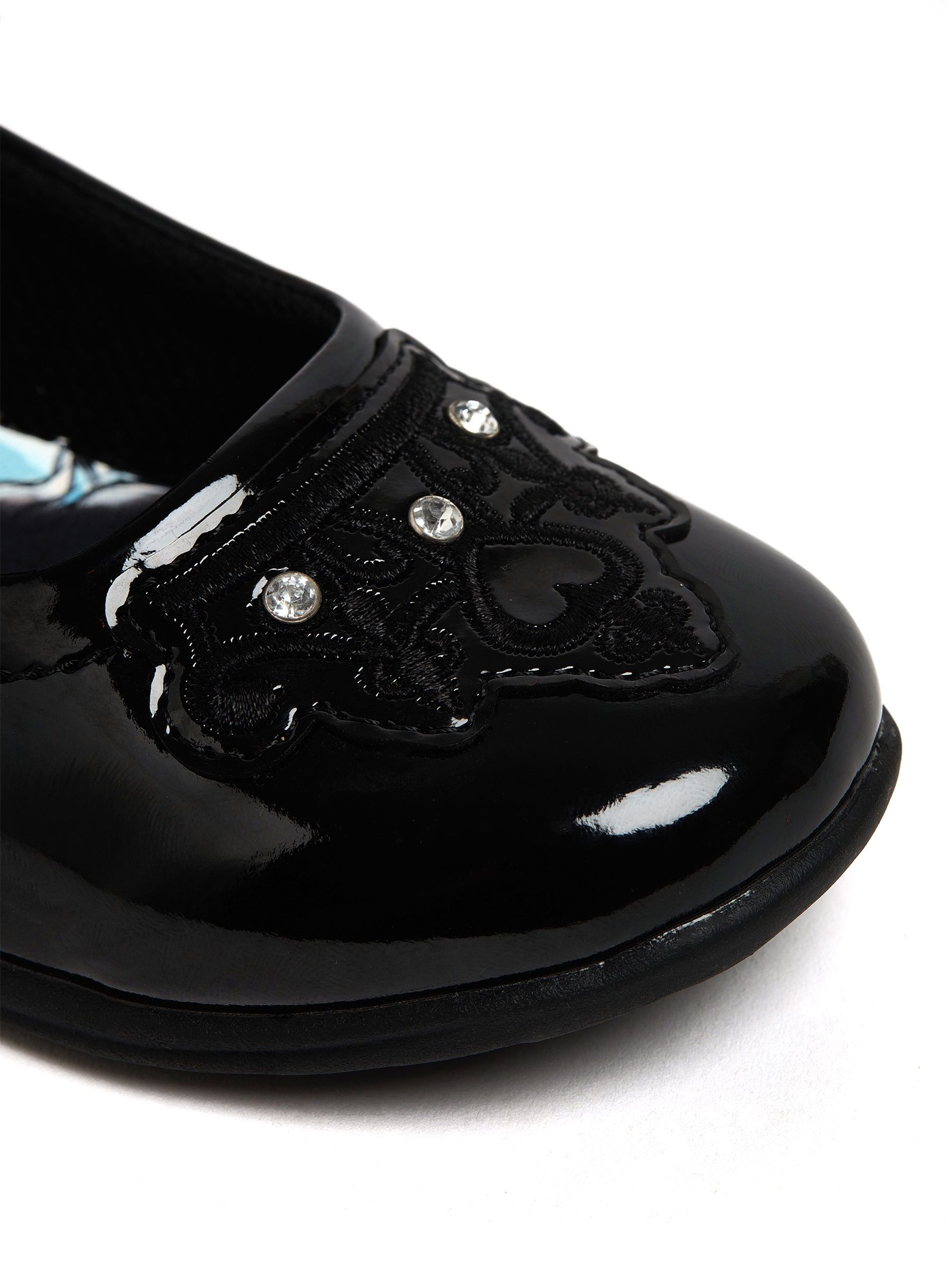 Black shoes for high school girl sale