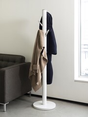 علاقة معاطف خشبية Flapper من Umbra - Image 1 of 4