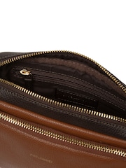 Marrón espresso - Bolso bandolera de piel 'Remi' de Pure Luxuries London - Imagen 6 de 6