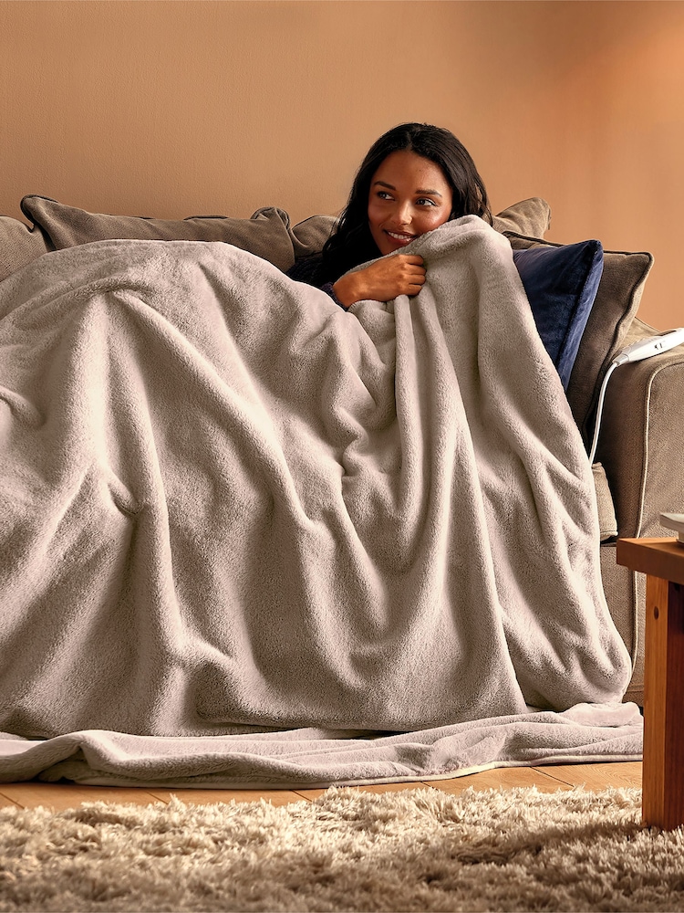Silentnight Cream Luxury Faux Fur 9 Heat Setting Heated Throw - Image 1 of 9