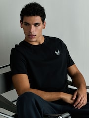 Castore Black White Navy T-Shirts 3 Pack - Image 16 of 20