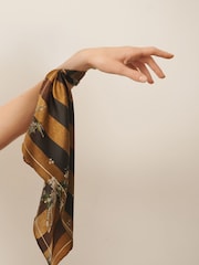 Gold Cerenity Floral Print - CERENE Square Scarf - Պատկեր 2 5-ից