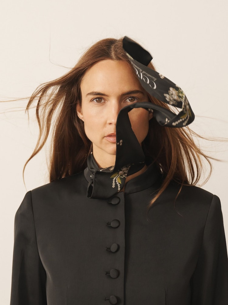 Black Precious Floral Print - CERENE Skinny Scarf - Image 1 de 5