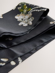 Black Precious Floral Print - CERENE Skinny Scarf - Image 5 de 5