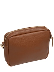 Marrón tostado - Bolso bandolera de piel 'Remi' de Pure Luxuries London - Imagen 4 de 6