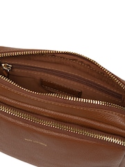 Marrón tostado - Bolso bandolera de piel 'Remi' de Pure Luxuries London - Imagen 5 de 6